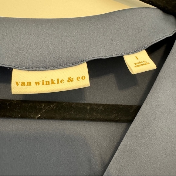 NWT - VAN WINKLE & CO. V-Neck Short Dolman Sleeve Satin Midi Nightgown - Size: L - Picture 3 of 6